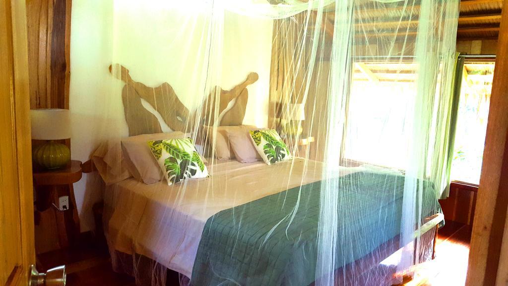 3 Bamboo Eco Lodge Cahuita Exteriör bild