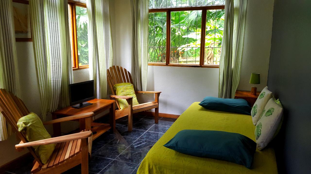 3 Bamboo Eco Lodge Cahuita Exteriör bild