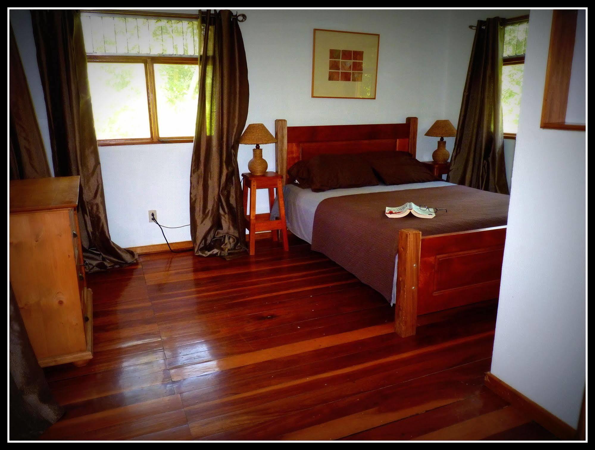 3 Bamboo Eco Lodge Cahuita Exteriör bild