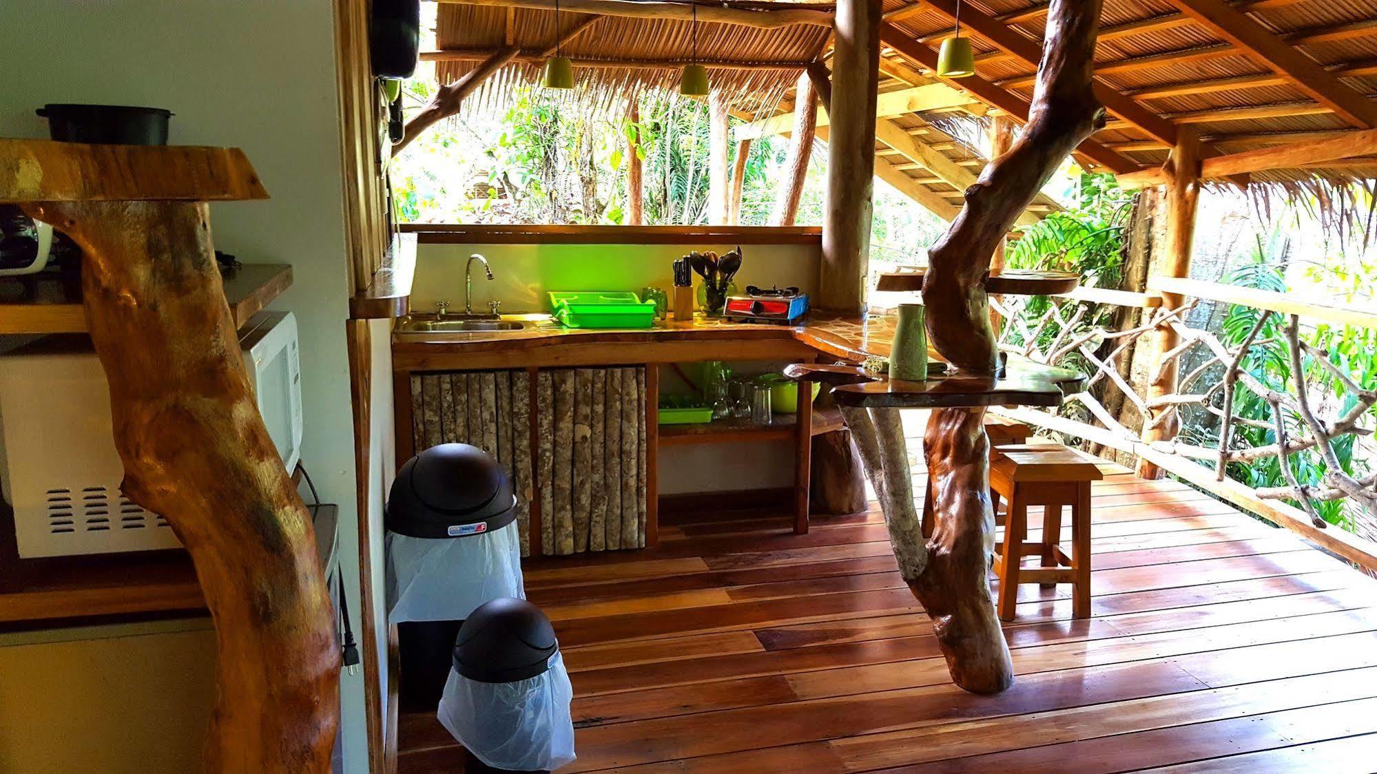 3 Bamboo Eco Lodge Cahuita Exteriör bild
