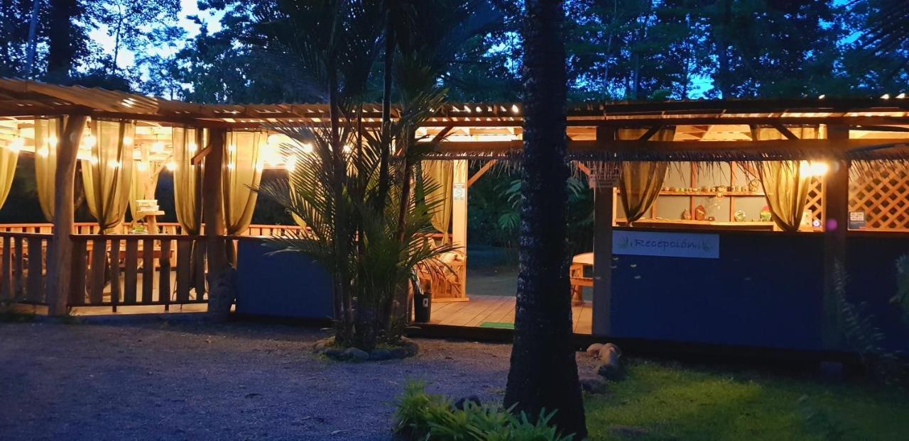3 Bamboo Eco Lodge Cahuita Exteriör bild